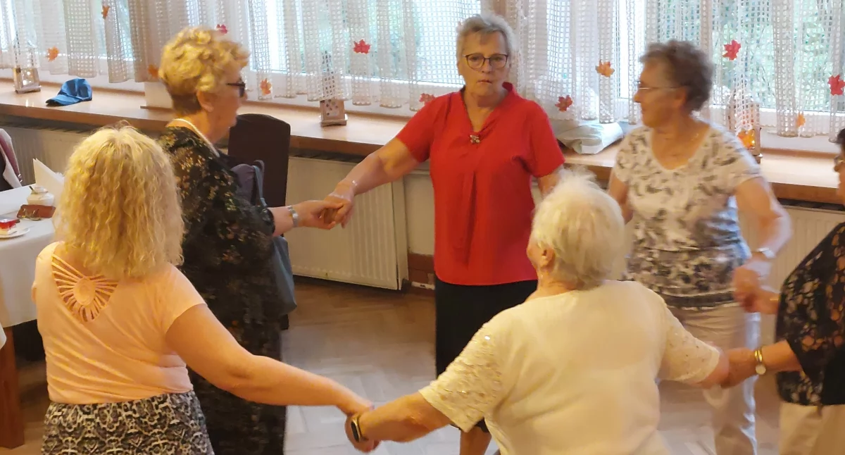 Potańczyli przy muzyce z winylowych płyt