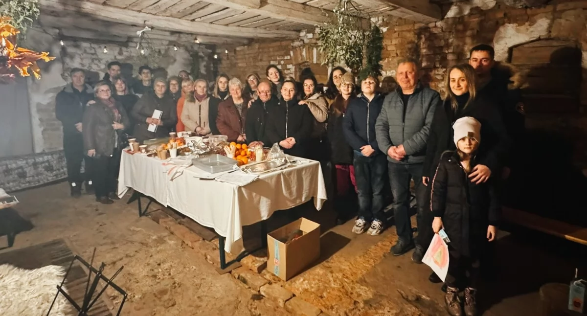 Kolędowali w starej stajni