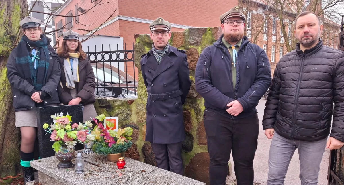 Odwiedzili groby powstańców