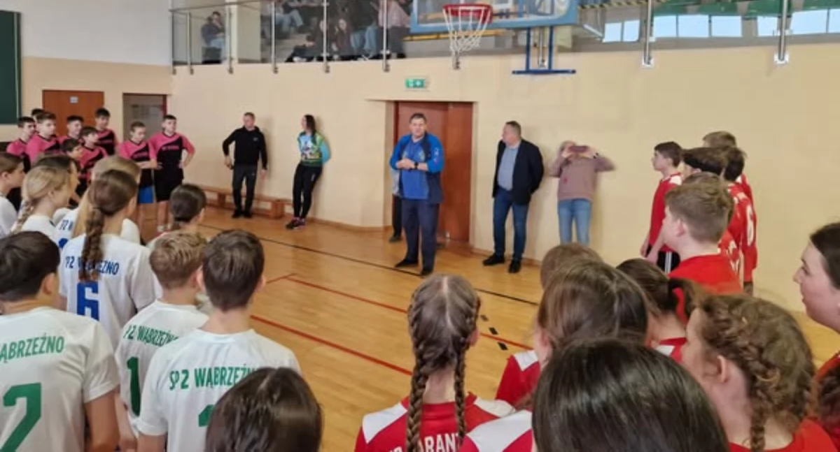 Emocje pod siatką