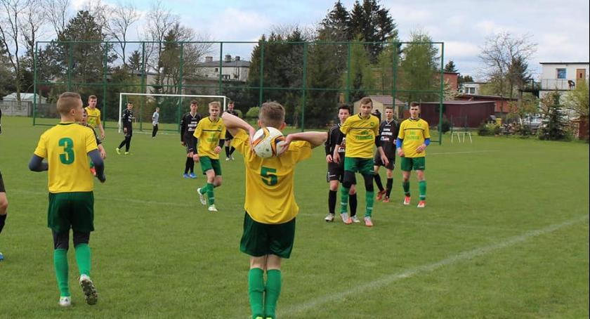 Lider pokonany