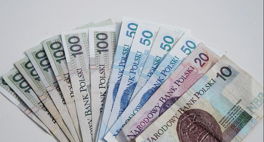 Kto ma pomysł na wydanie 300 tysięcy zł?