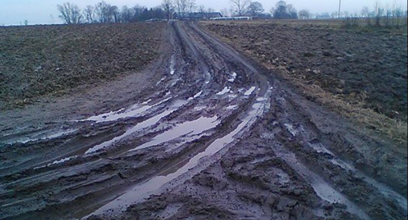 W Wielkich Radowiskach czekają na drogę