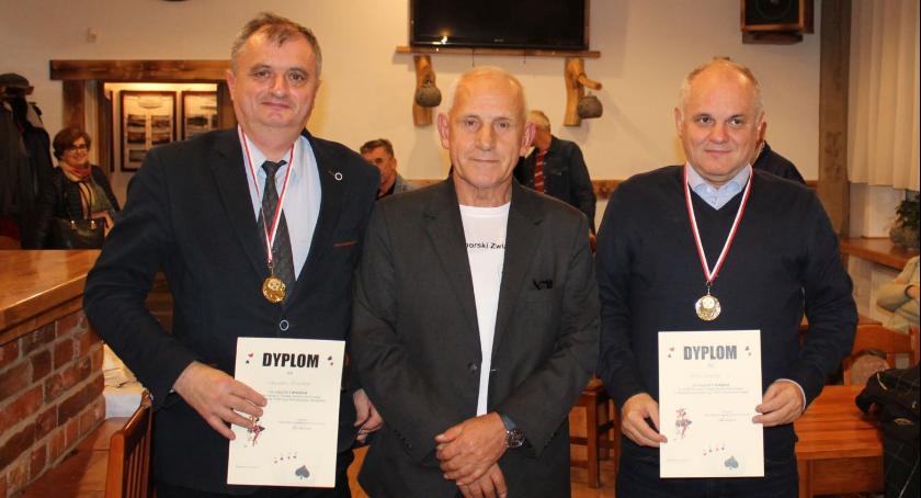 Dzień Edukacji Narodowej uhonorowali turniejem brydżowym