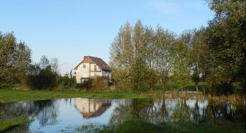 Podtopione drogi i pola zmorą mieszkańców Wąbrzeźna