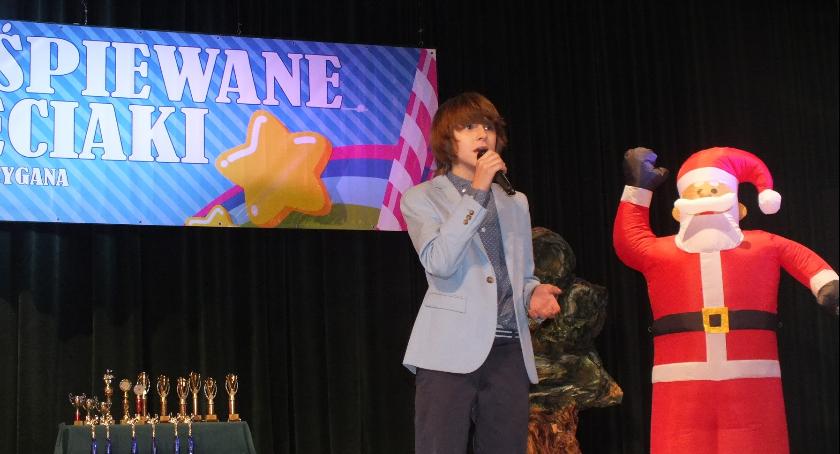 Rozśpiewane dzieciaki  na wąbrzeskiej scenie