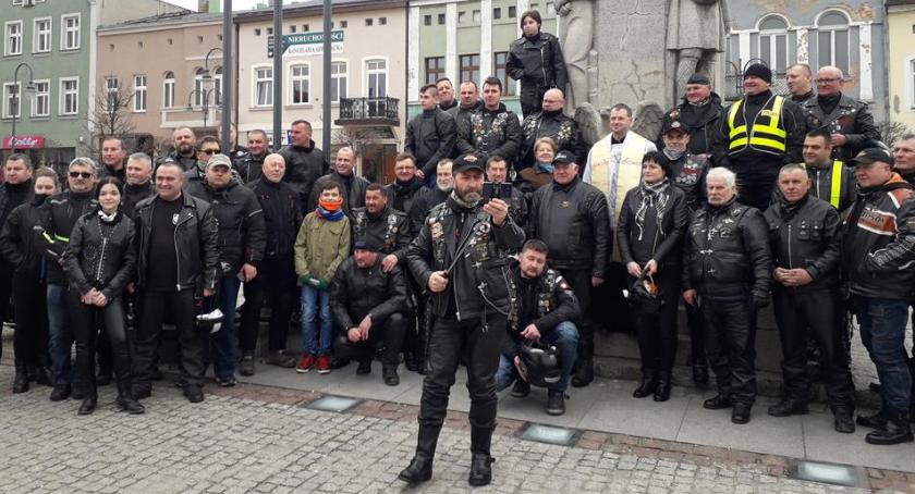 Świętowanie z motocyklistami 