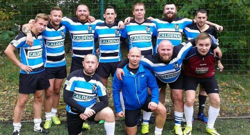 Wilkołaki proszą  o głosy i zapraszają  na zajęcia z crossfitu 