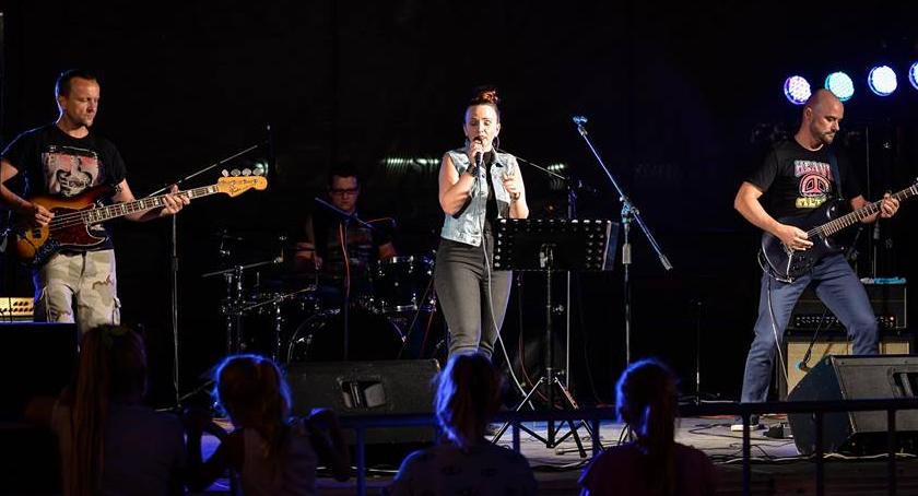 Rockowa energia na wąbrzeskim rynku 