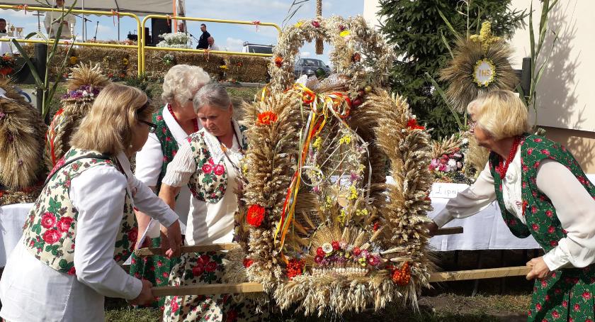 Kolorowo i pięknie na dożynkach w Wielkim Pułkowie