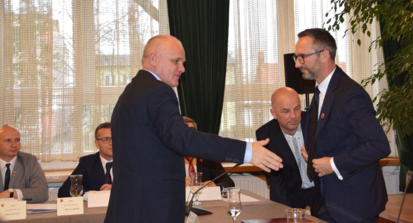 Ile zarobi burmistrz Wąbrzeźna?