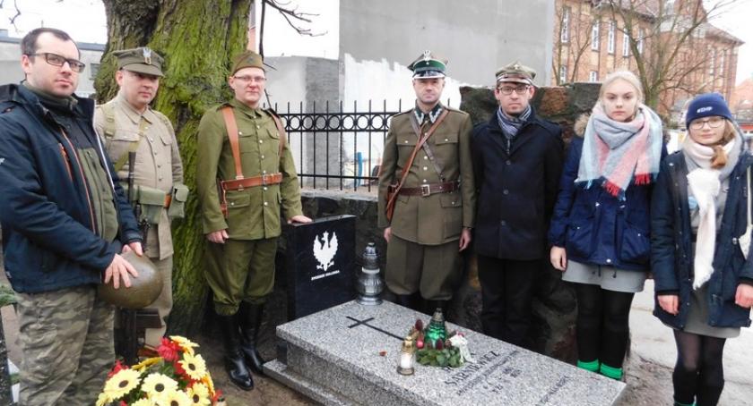 Pamiętają o bohaterach 