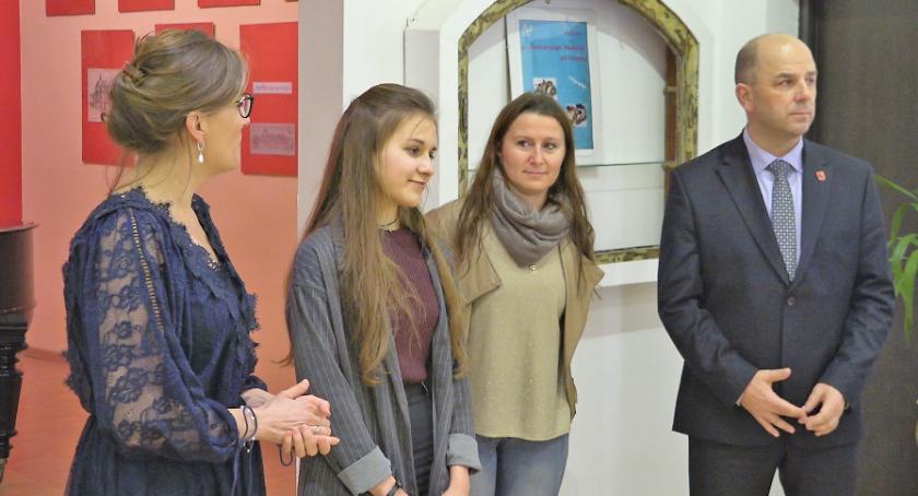 Z modeliną za pan brat