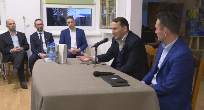 Oko w oko z Radosławem Sikorskim