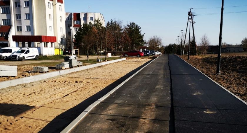 Przybywa ścieżek  pieszo-rowerowych