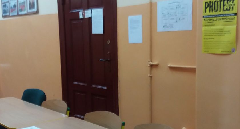 Nauczyciele strajkują