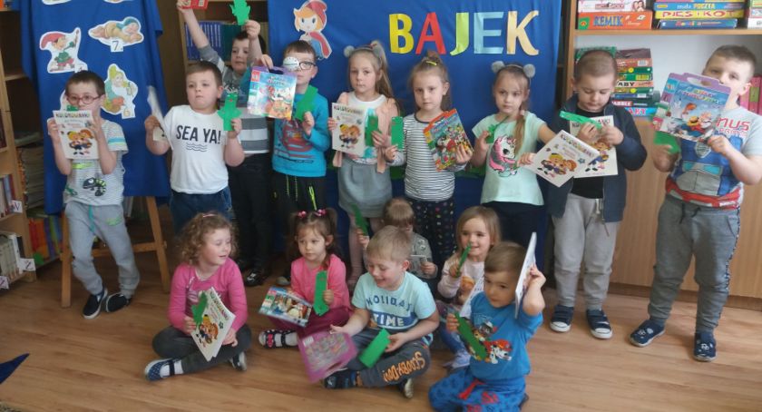 Zaczarowany świat bajek w bibliotece