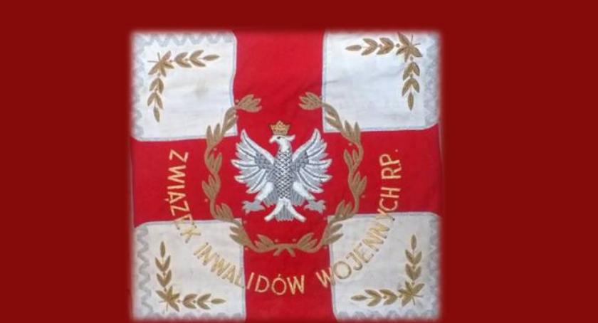Wystawa sztandarów w WDK