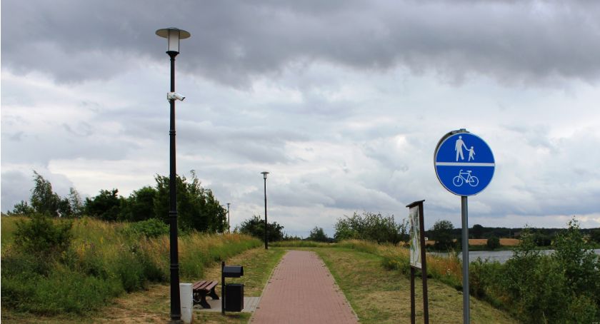 Ścieżka oświetlona i monitorowana