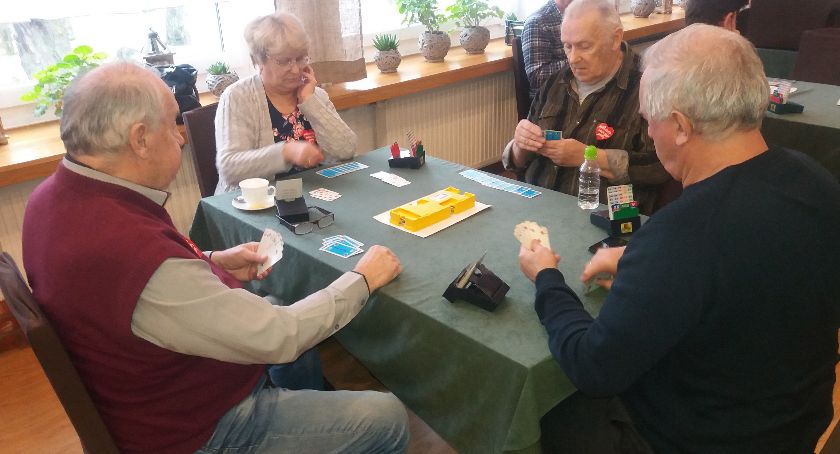 Grali i wspierali