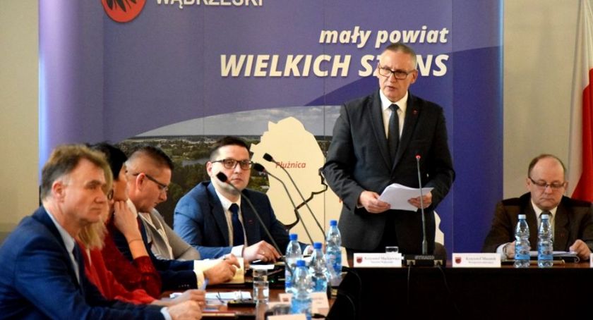 Emocje wokół zmian w oświacie