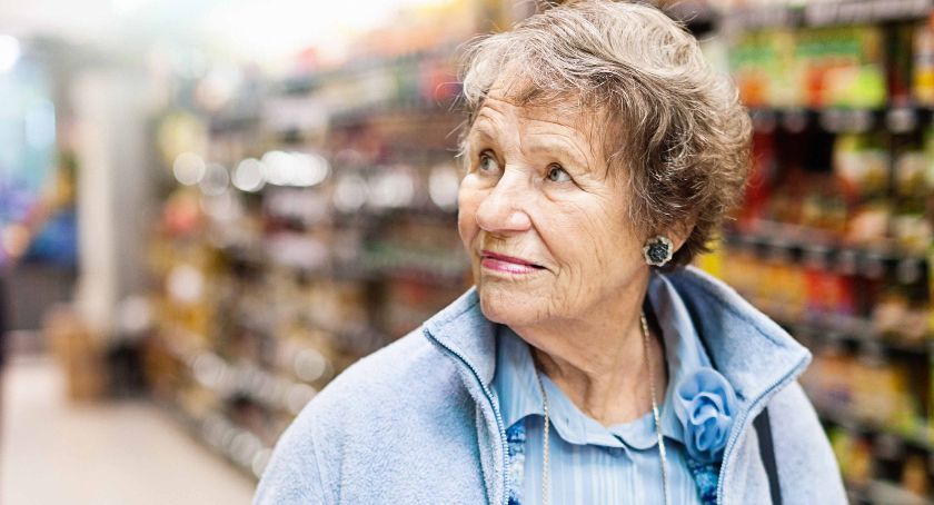 Specjalne godziny na zakupy dla seniorów w Tesco