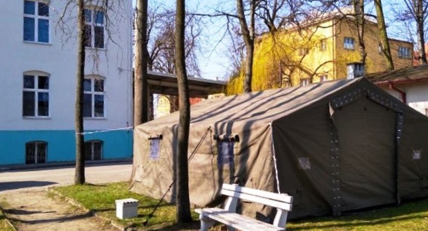Polowa izba przyjęć w wąbrzeskim szpitalu
