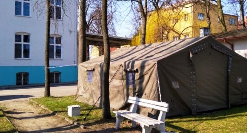 Polowa izba przyjęć w szpitalu