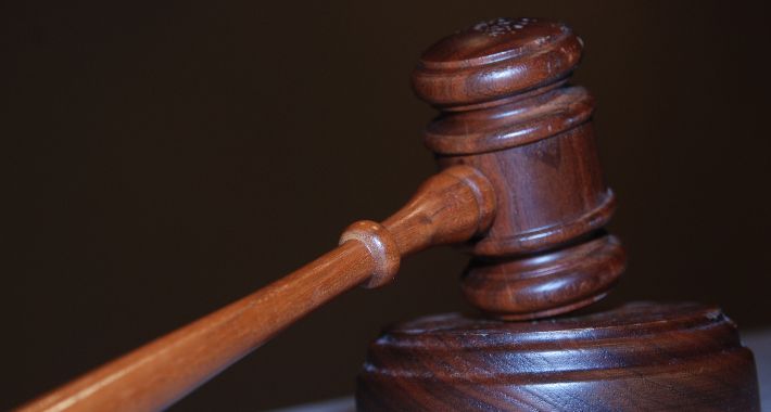 Sędzia z emeryturą,  ale dłużej bez podwyżki