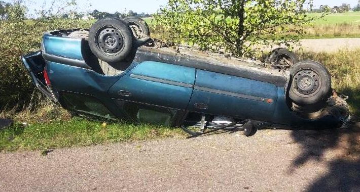 Alkohol i brak prawa jazdy –  połączenie zakończone dachowaniem