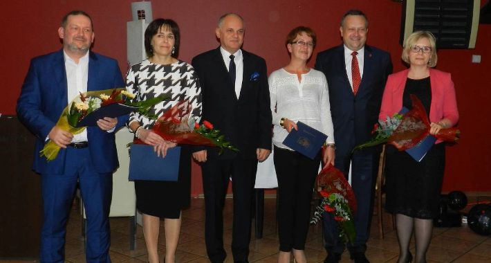 Pracownicy oświaty nagrodzeni – fotorelacja