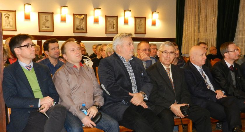 Na Konopnickiej toną w błocie