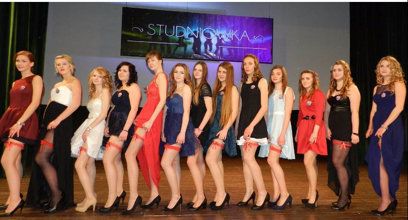 Studniówka Zespołu Szkół we Wroniu - fotorelacja