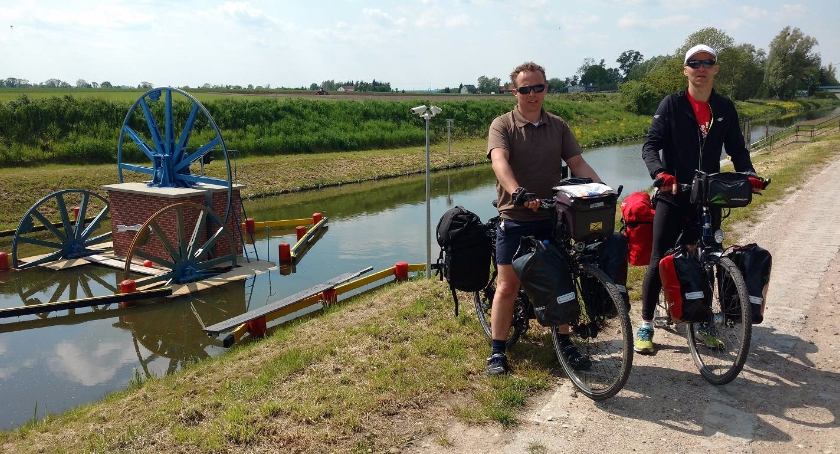 Rowerowy wyczyn wąbrzeskich strażaków