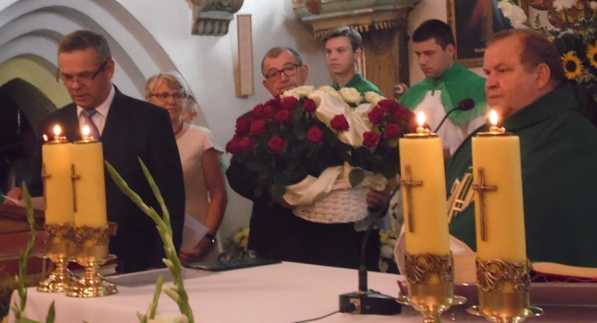 Uroczyście pożegnali proboszcza