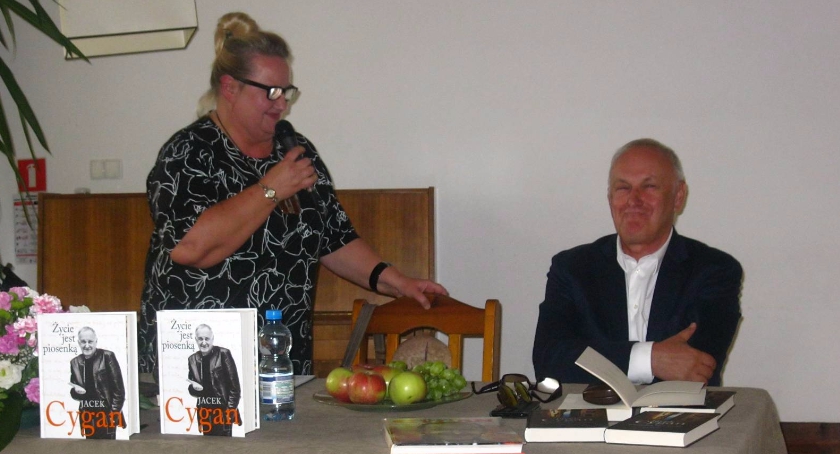Autor przebojów w nowej roli