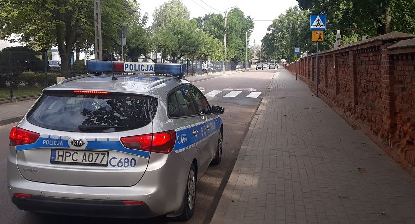 Bezpiecznie przy szkołach