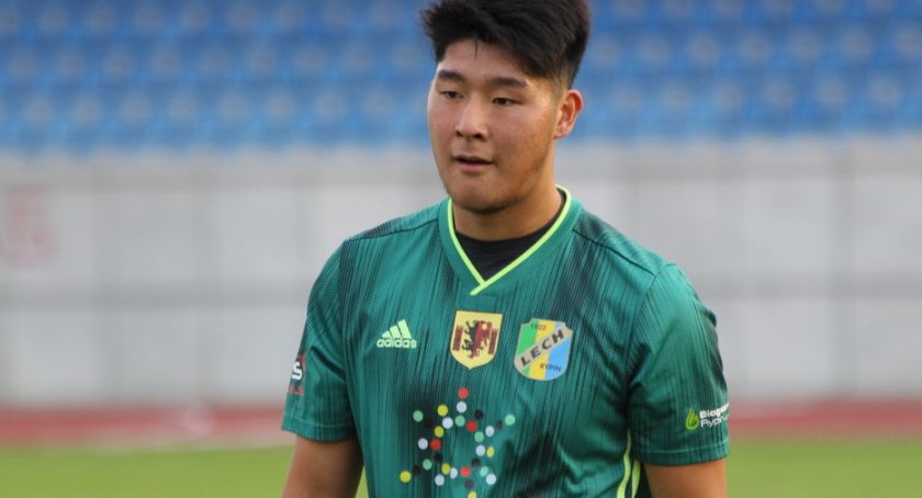 Cenna wygrana na wyjeździe, hat-trick japońskiego napastnika