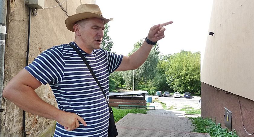 Kolejne perypetie dyrektora muzeum