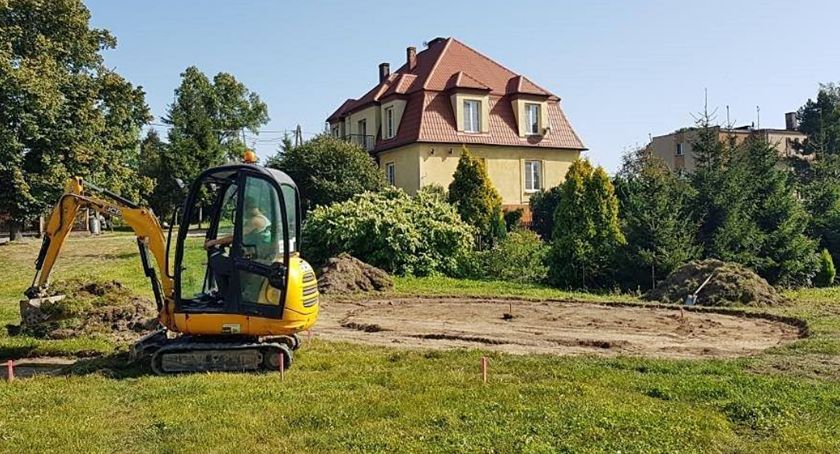 Będzie fontanna i amfiteatr w Ostrowitem