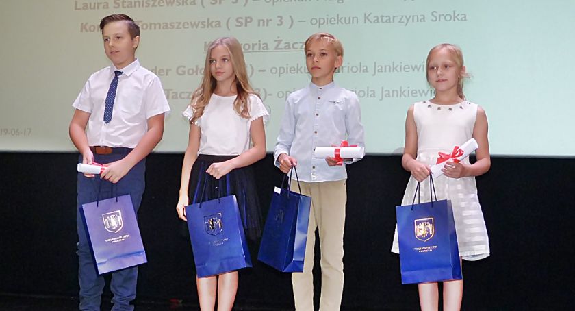 Znajdź sobie stypendium
