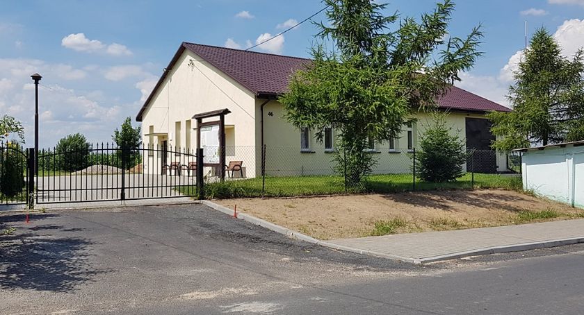 Od dróg po halę sportową