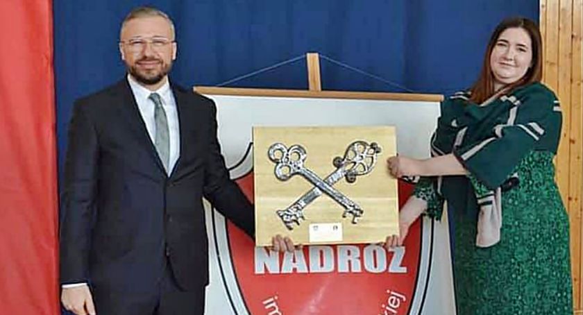 Szkoła w Nadrożu pod kuratelą ministra