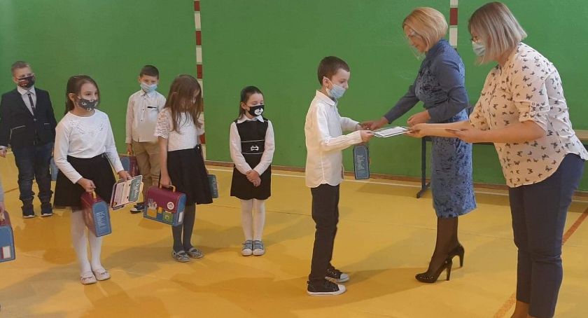 Uczniowie złożyli ślubowanie