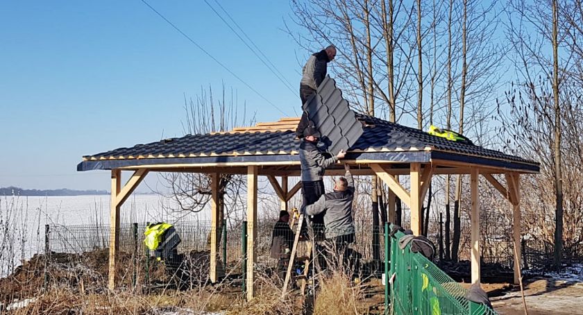 W nowej altance gości ugoszczą
