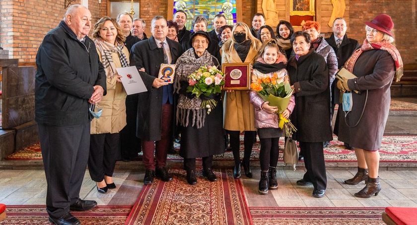 Medal od marszałka dla Czesławy Borkowskiej
