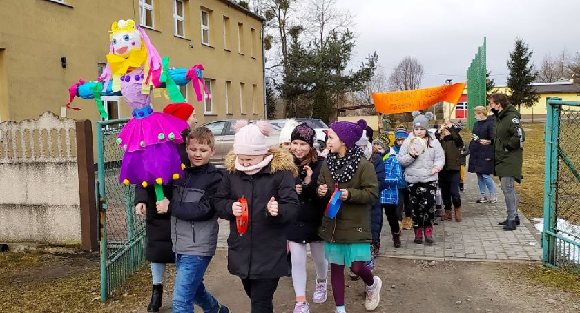W Zakroczu powitali wiosnę