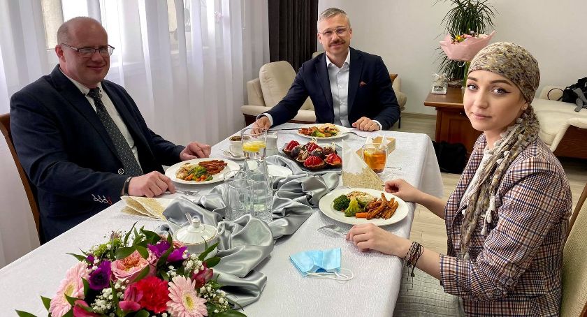 Starosta podzielił się obiadem