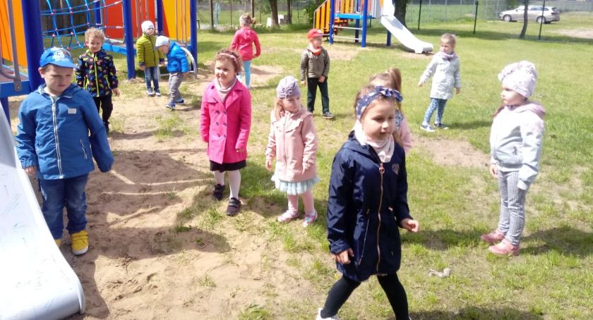Nowy sprzęt na placu zabaw