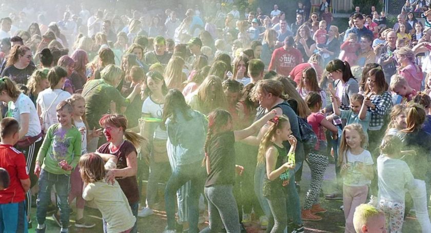 Komu przeszkadza Święto Holi?
